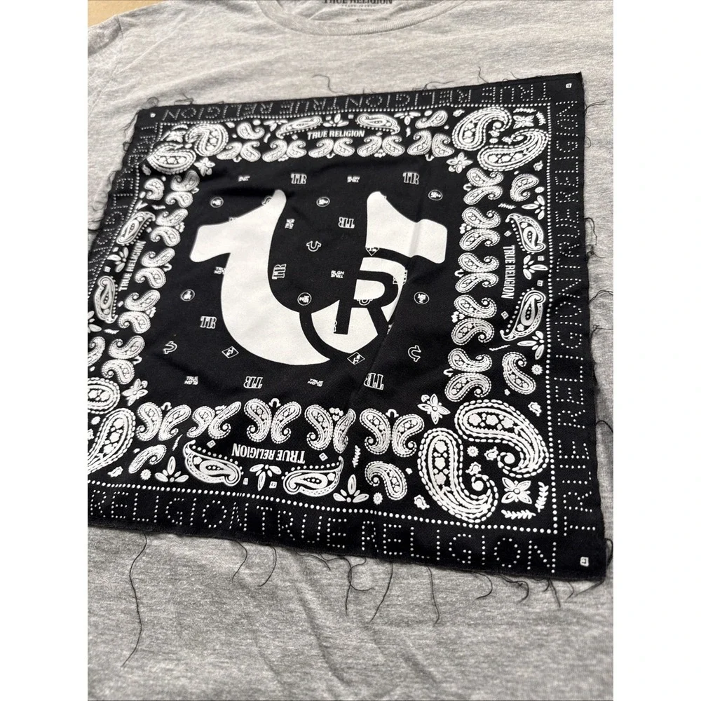 true‎ religion t shirt, Large Patch Logo, Size Large